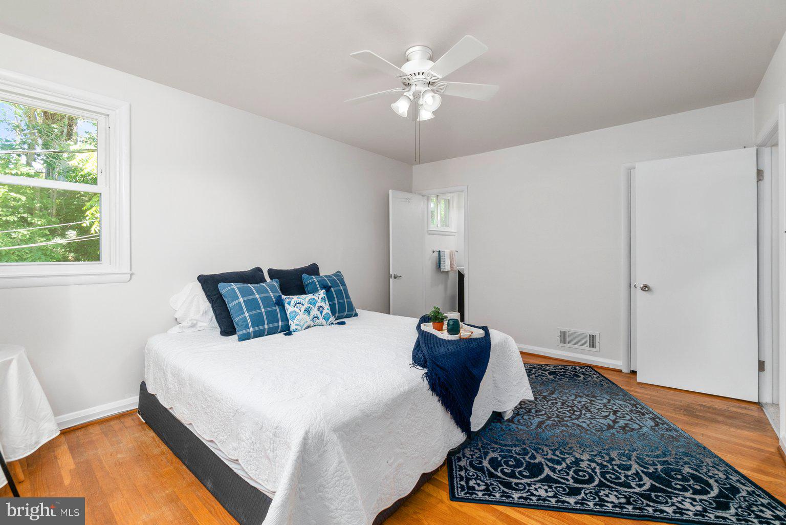 2014 Rollingwood Road Baltimore, MD 21228 - Photo 27 of 40 MBR had private bath + exposed HW