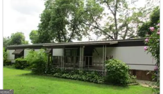 a view of outdoor space and garden