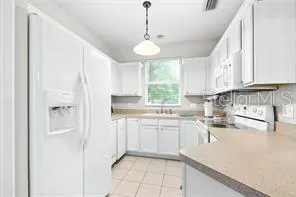 $1,700 | 2228 Golden Oak Lane, Valrico, FL 33594