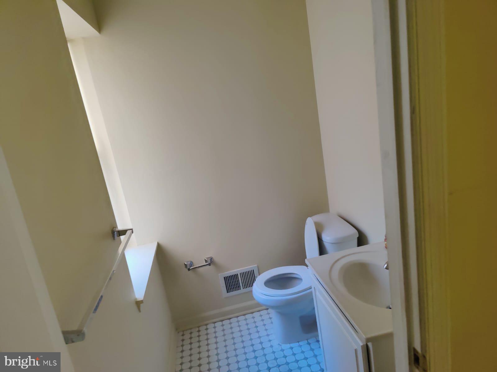 1290 South Merrimac Road Camden, NJ 08104 - Photo 4 of 6