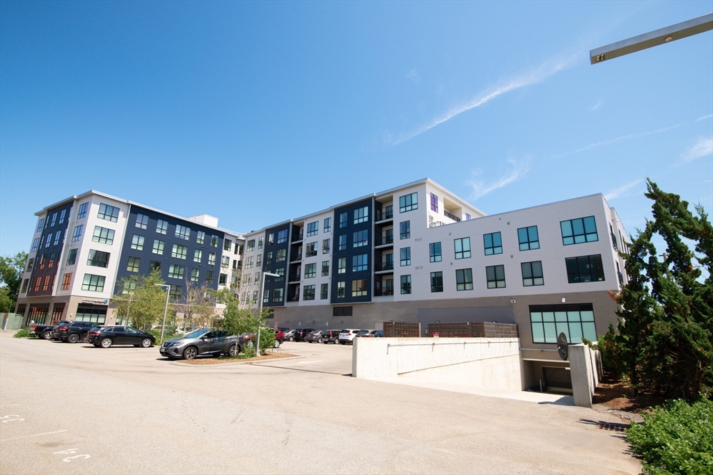 3531 Washington Street, Unit 316 Boston, MA 02130 - Photo 38 of 40 a front view of a building with street view