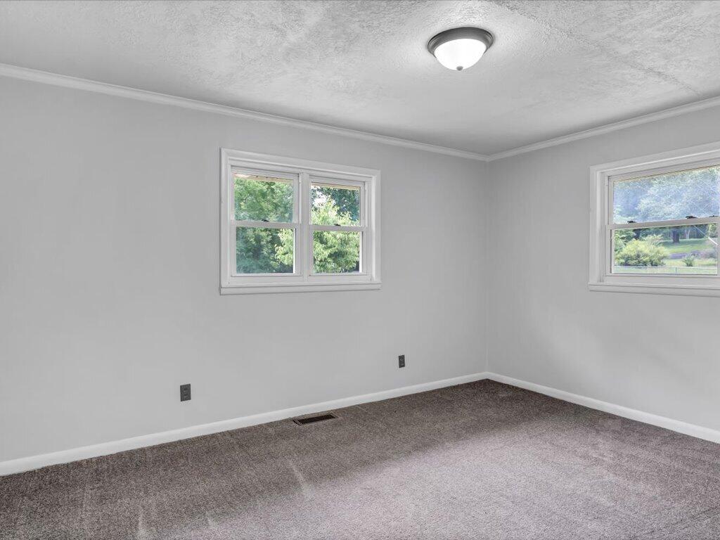 998 Burchfield Road Dandridge, TN 37725 - Photo 13 of 30 998 Burchfield - 13