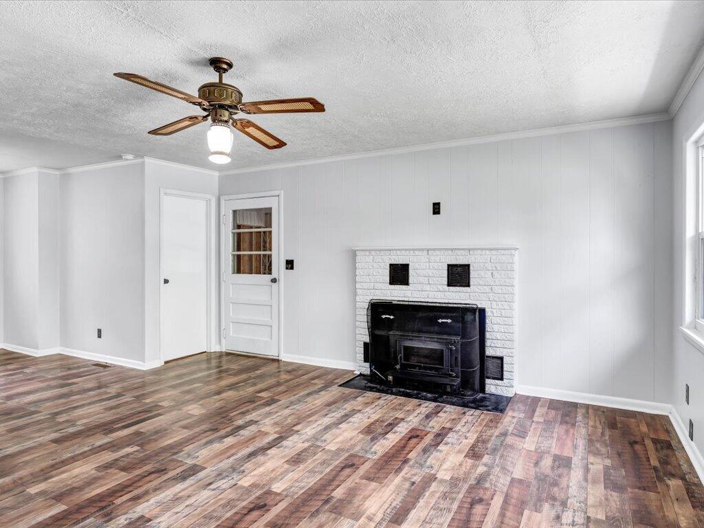 998 Burchfield Road Dandridge, TN 37725 - Photo 5 of 30 998 Burchfield - 5