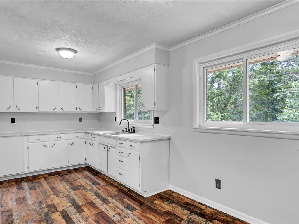 998 Burchfield Road Dandridge, TN 37725 - Photo 7 of 30 998 Burchfield - 7