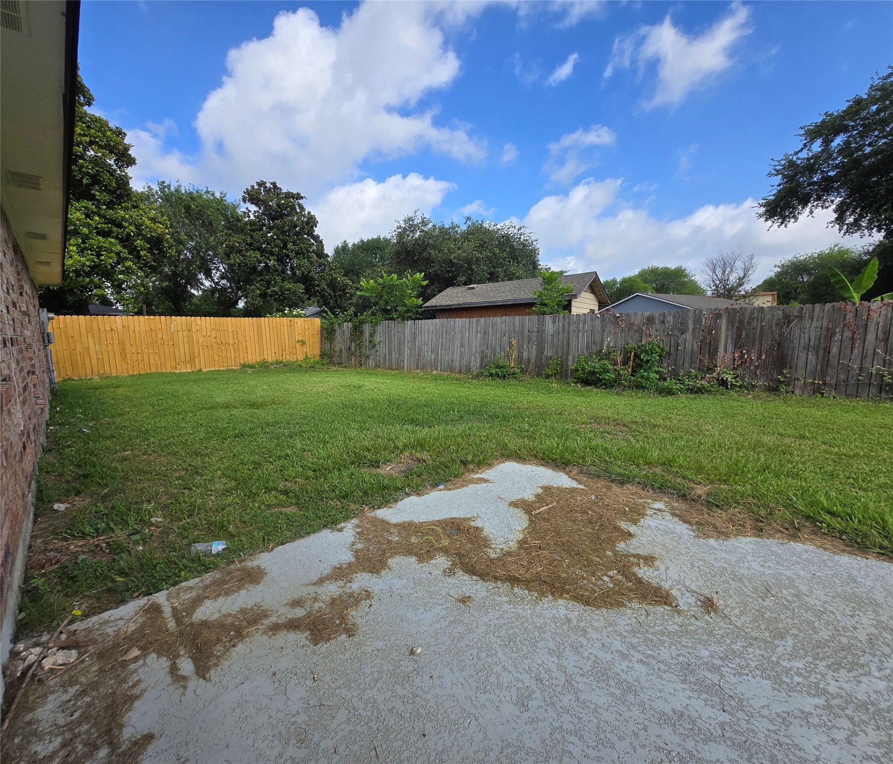 6502 Trail Valley Way Houston, TX 77086 - Photo 23 of 24 a view of a back yard