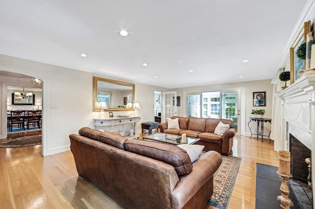 32 Pickwick Road Newton, MA 02465 - Photo 11 of 34