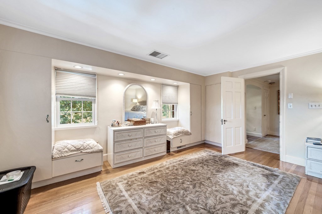 32 Pickwick Road Newton, MA 02465 - Photo 18 of 34