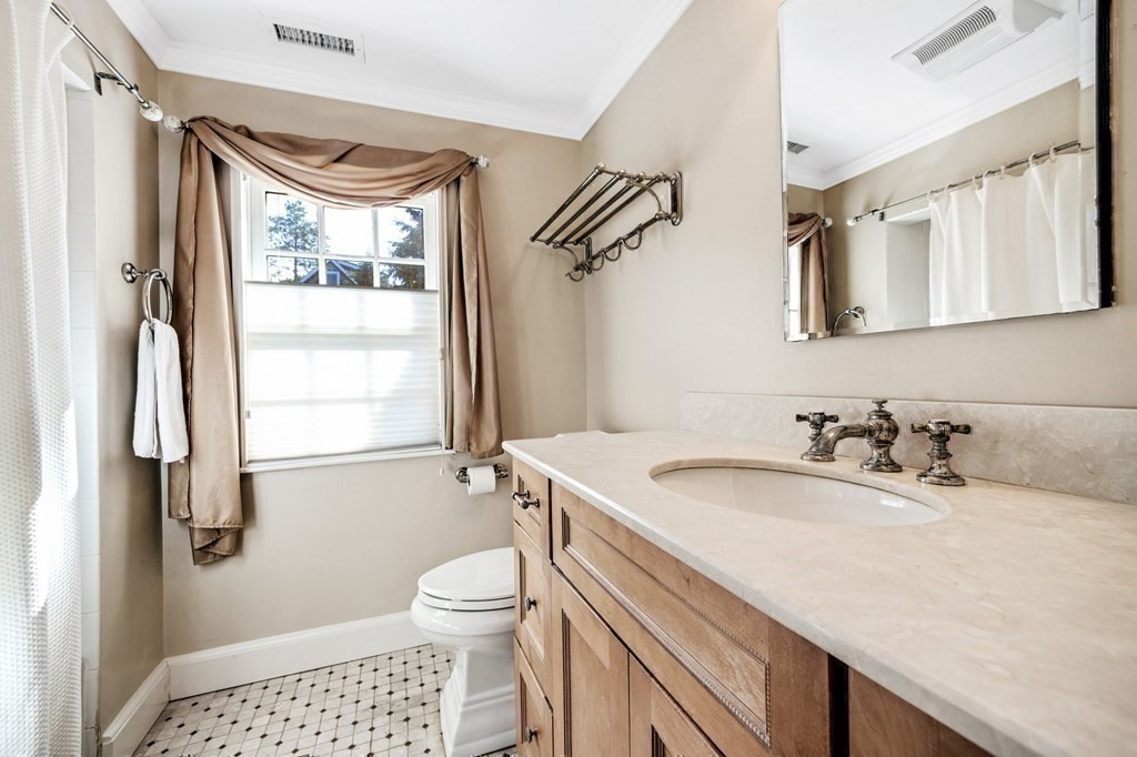 32 Pickwick Road Newton, MA 02465 - Photo 20 of 34