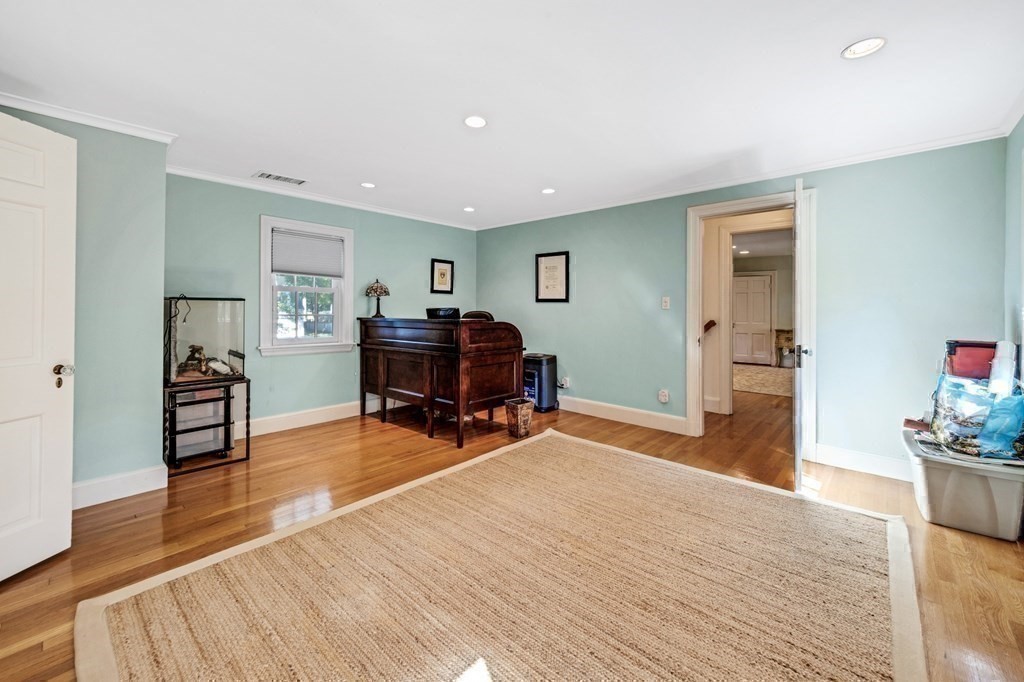 32 Pickwick Road Newton, MA 02465 - Photo 21 of 34