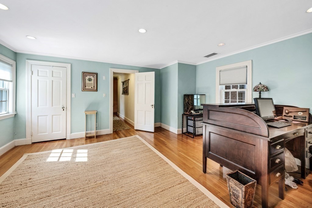 32 Pickwick Road Newton, MA 02465 - Photo 22 of 34