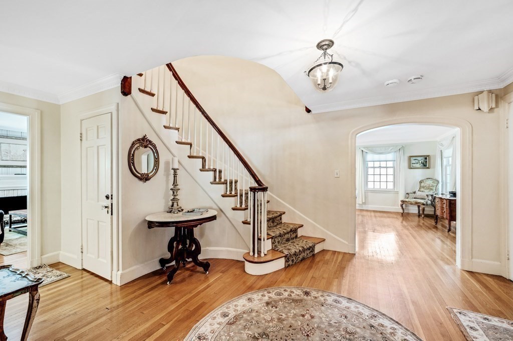 32 Pickwick Road Newton, MA 02465 - Photo 8 of 34