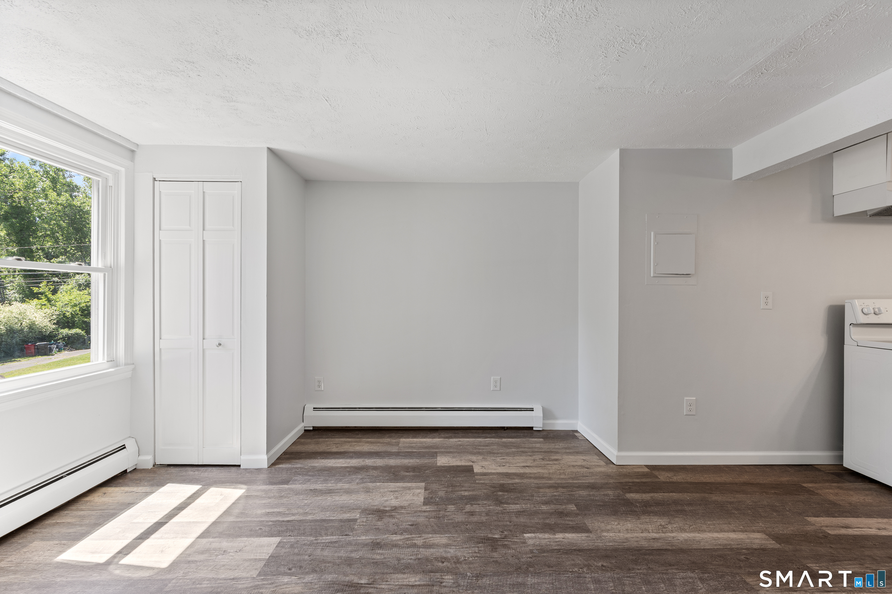 9 Guiel Place, Unit 2 Meriden, CT 06450 - Photo 3 of 17