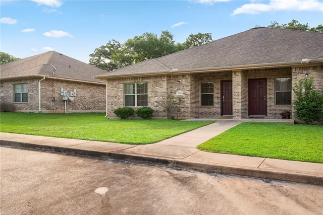 $1,800 | 4451 Reveille Road, College Station, TX 77845