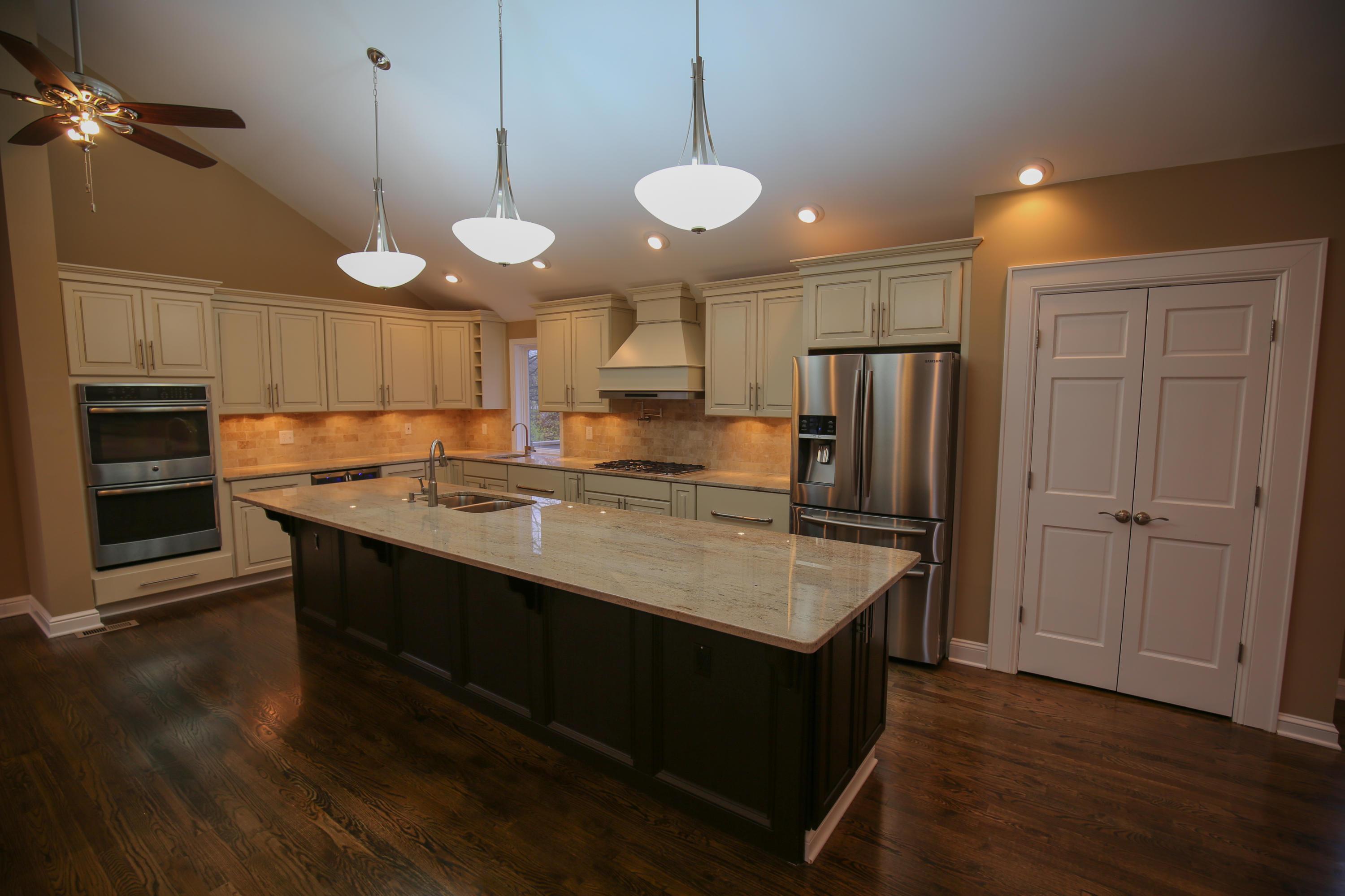 1850 McCoy Road Columbus, OH 43220 - Photo 4 of 54 Gallery Image 4