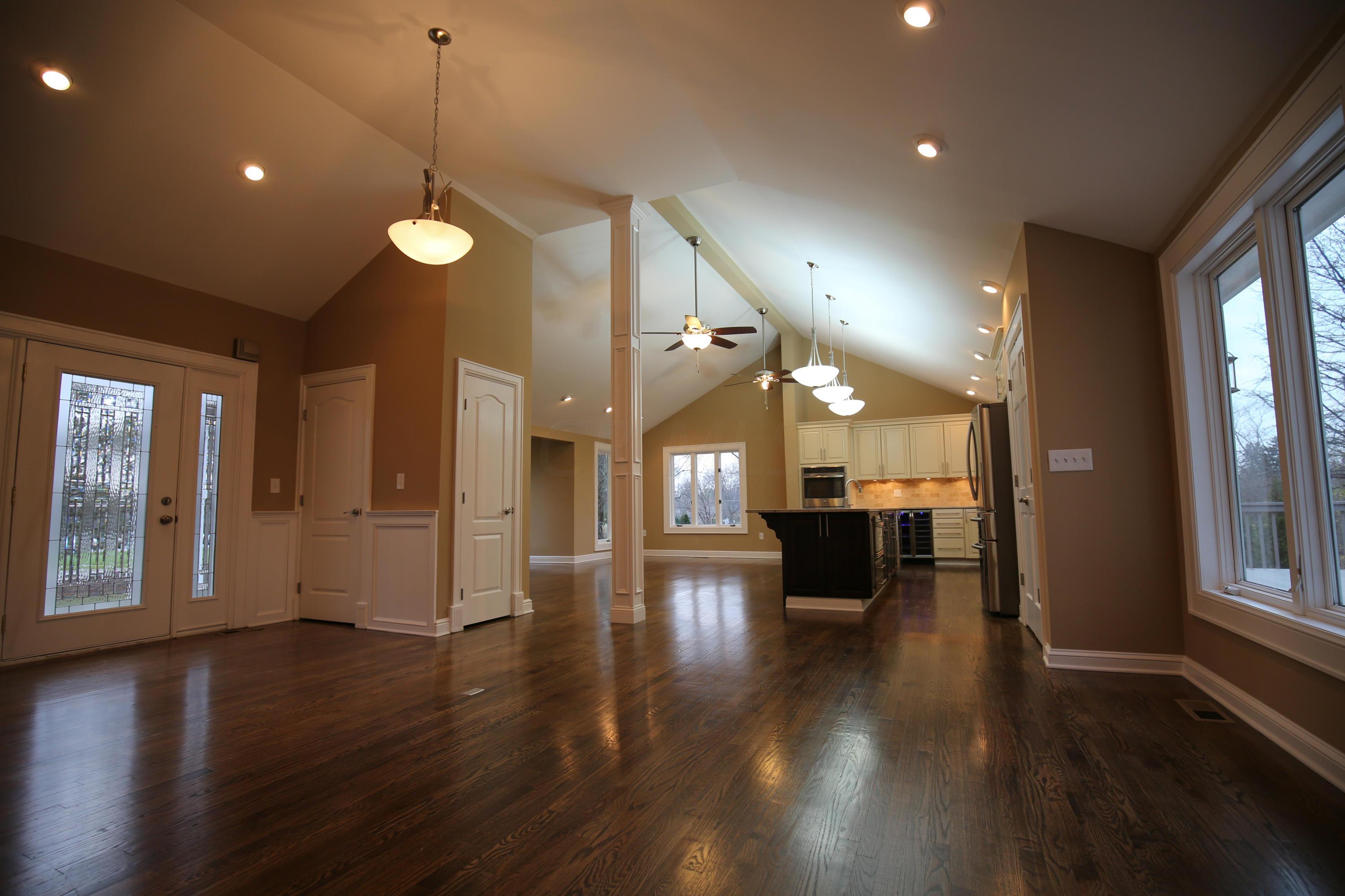 1850 McCoy Road Columbus, OH 43220 - Photo 7 of 54 Gallery Image 7