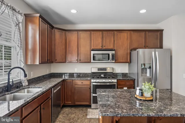 $665,000 | 400 Szypulski Lane, Florence, NJ 08518