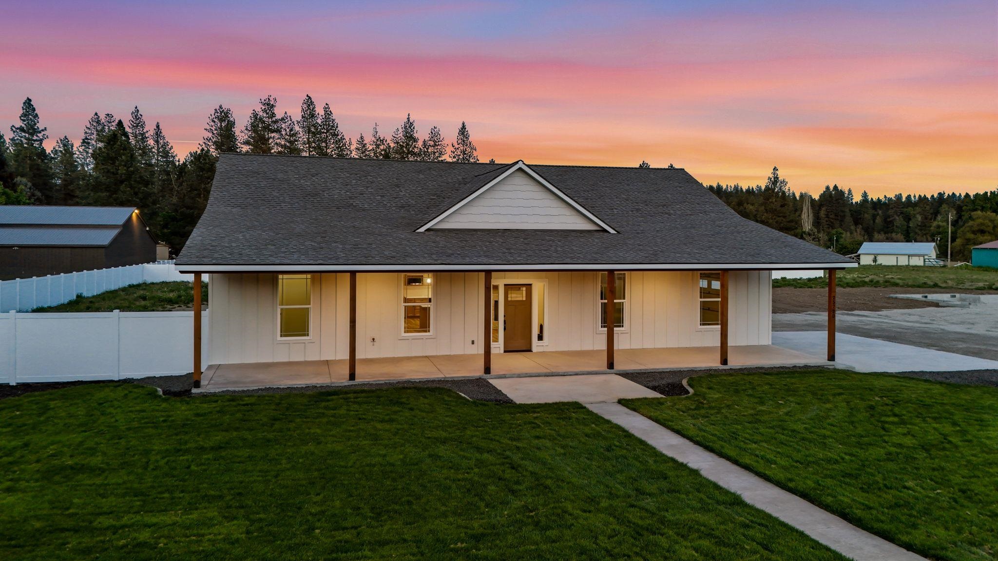 25720 North Yale Road Chattaroy, WA 99003 - Photo 2 of 31