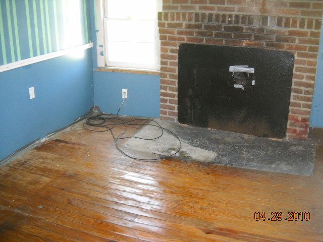 1383 Prease Road Buchanan, VA 24066 - Photo 3 of 5 LIVINGROOM
