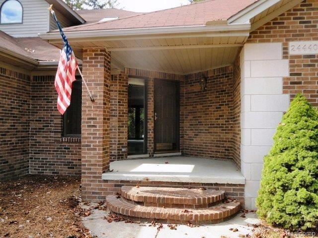 24440 23 Mile Road Macomb, MI 48042 - Photo 4 of 18 Exterior Front Entrance.JPG