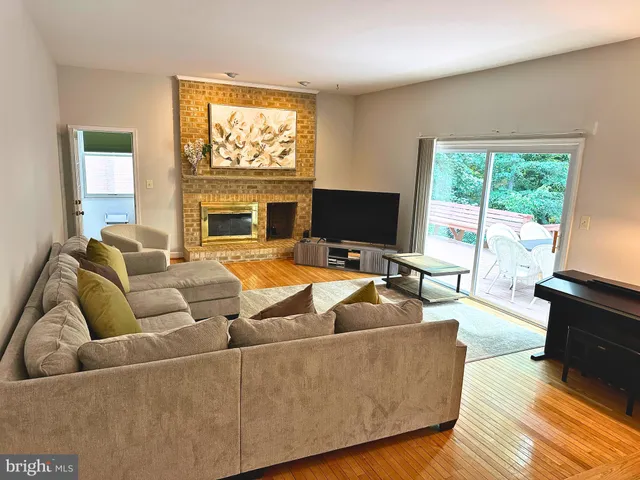 $6,000 | 2 Royal Dominion Court, Bethesda, MD 20817