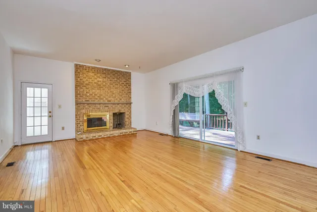 $6,000 | 2 Royal Dominion Court, Bethesda, MD 20817