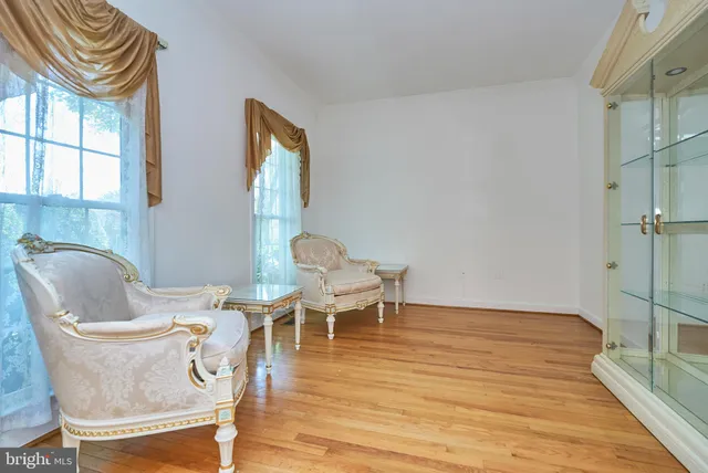 $6,000 | 2 Royal Dominion Court, Bethesda, MD 20817