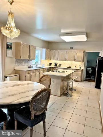 $6,000 | 2 Royal Dominion Court, Bethesda, MD 20817