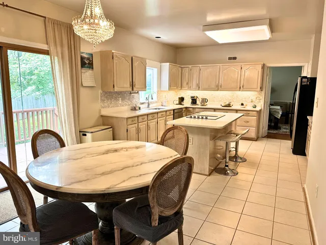 $6,000 | 2 Royal Dominion Court, Bethesda, MD 20817