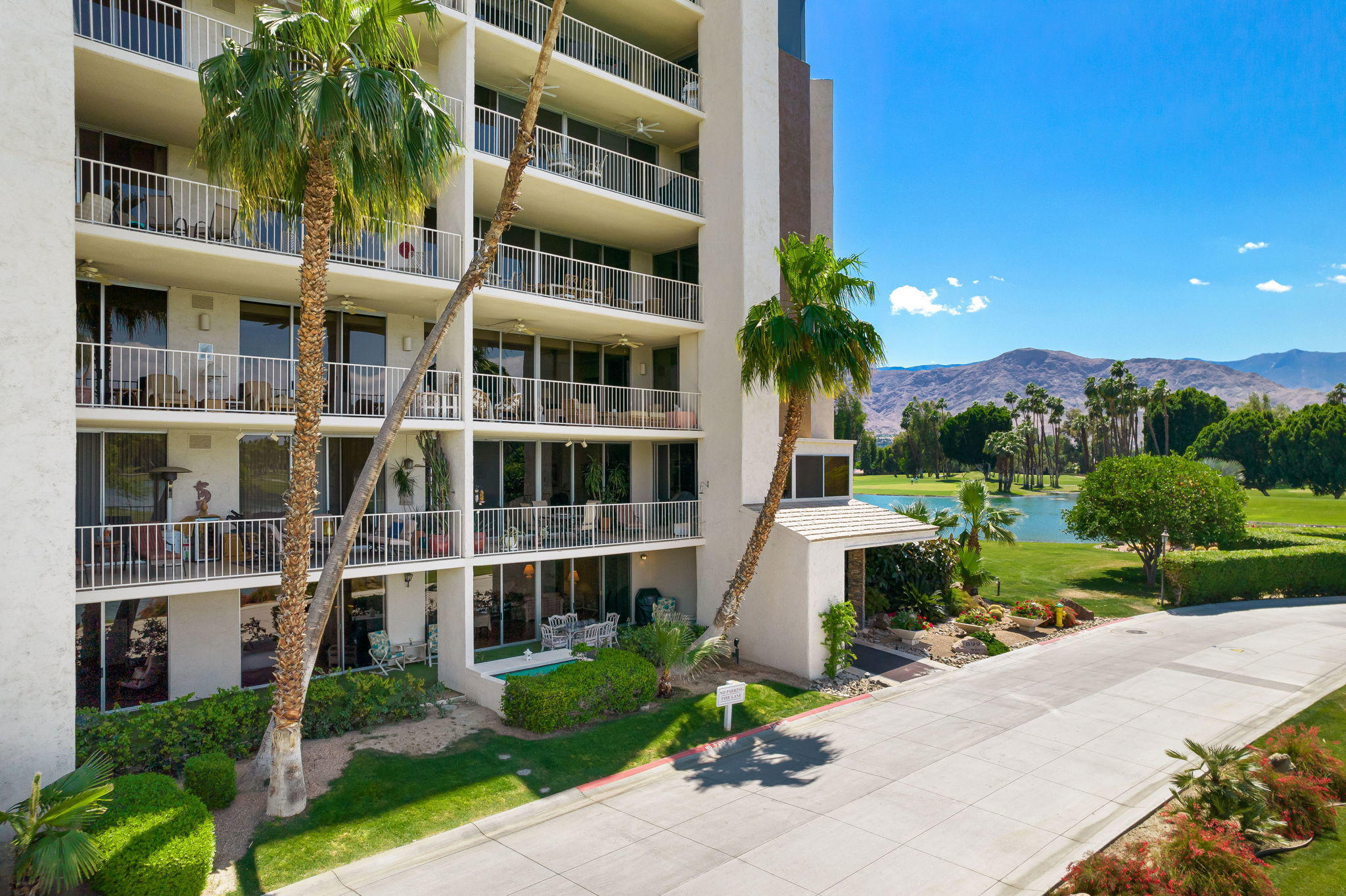 899 Island Drive, Unit 110 Rancho Mirage, CA 92270 - Photo 2 of 34 4-web-or-mls-DMIsland8991100521_004