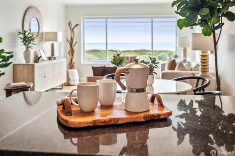 $725,000 | 2090 Great Highway, Unit 103, San Francisco, CA 94116
