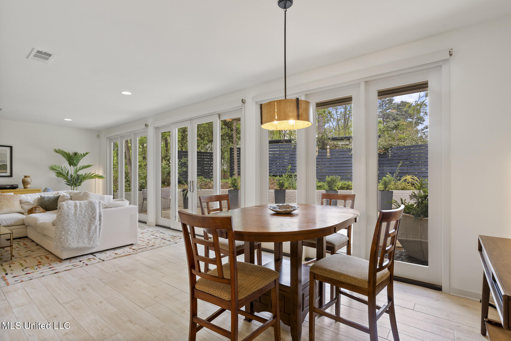 2436 Hideaway Place Jackson, MS 39211 - Photo 24 of 49 2436 Hideaway-28