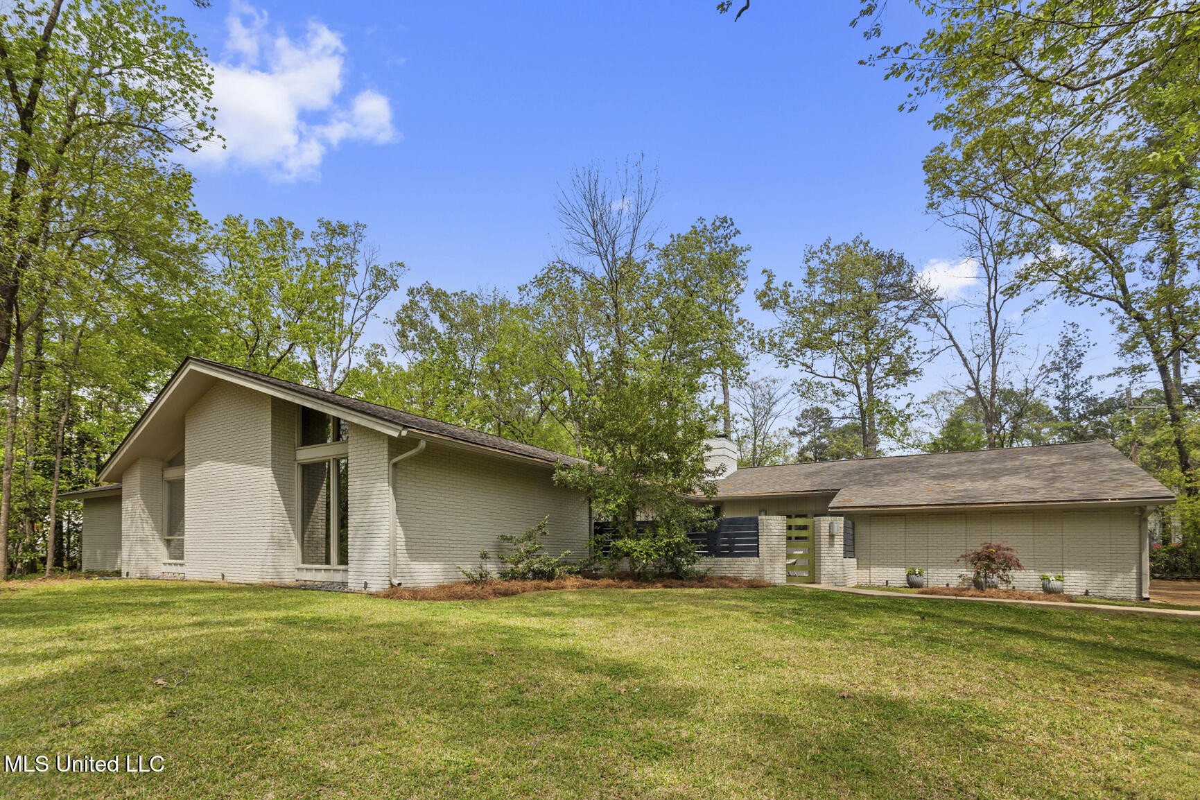 2436 Hideaway Place Jackson, MS 39211 - Photo 3 of 49 2436 Hideaway-3