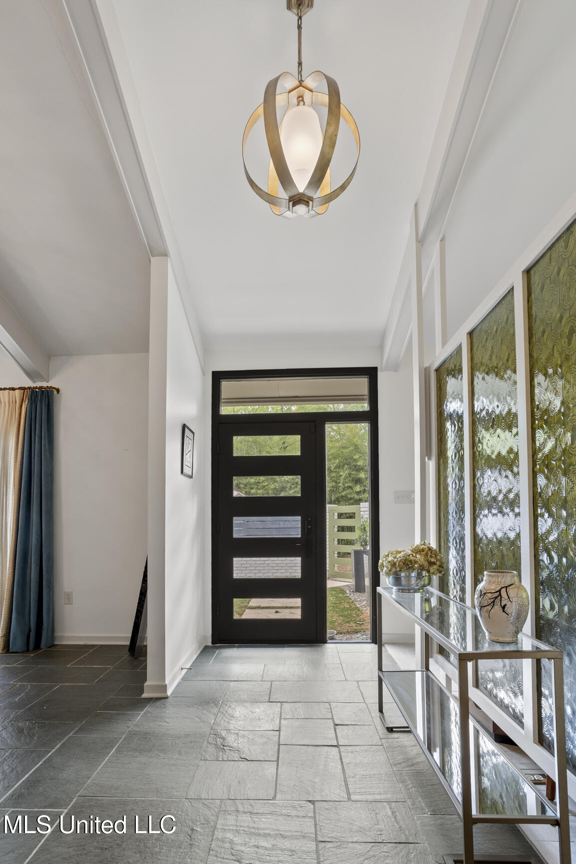 2436 Hideaway Place Jackson, MS 39211 - Photo 9 of 49 2436 Hideaway-12