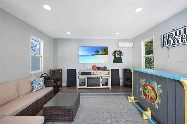 a view of yard with a big yard