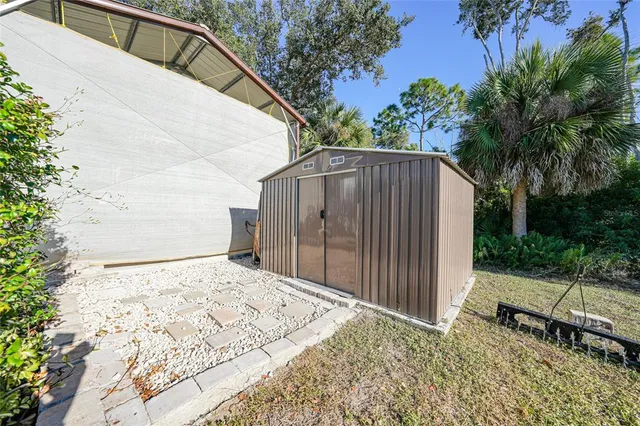 a view of a yard in front of house
