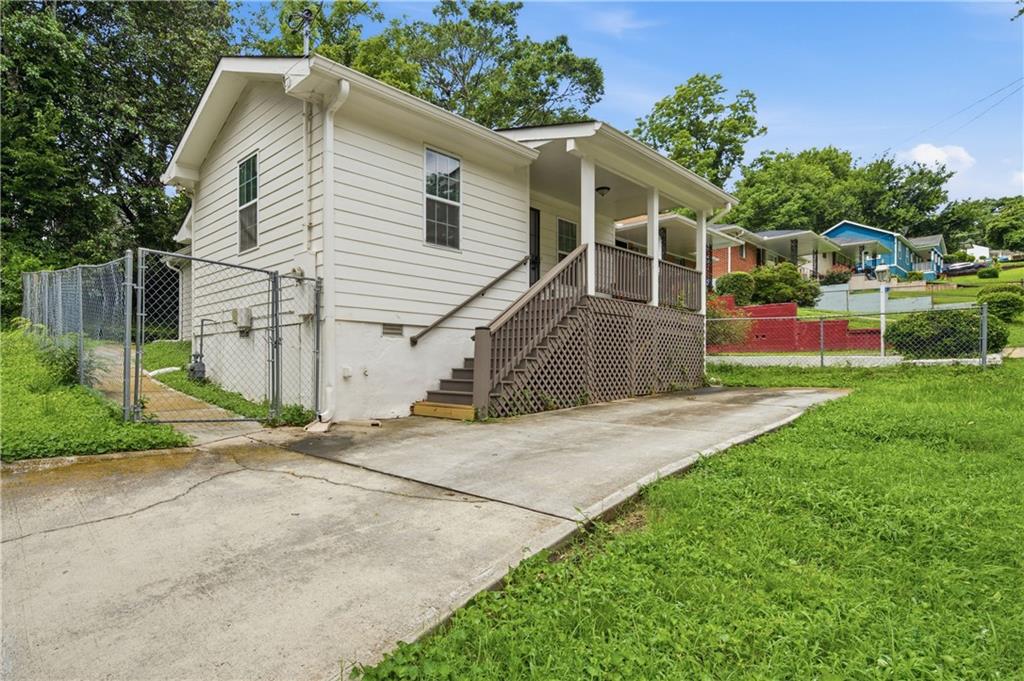 226 Thornton Street Southwest Atlanta, GA 30315 - Photo 1 of 15
