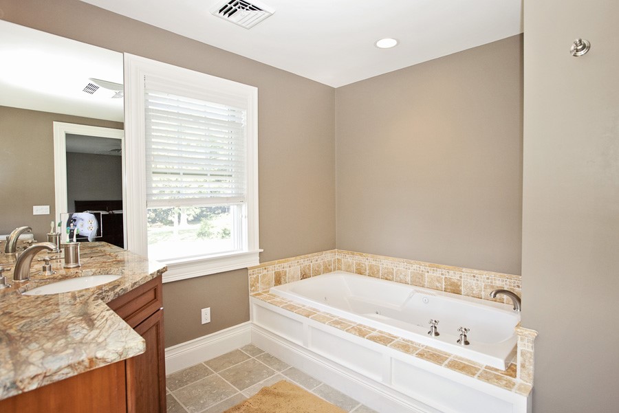 137 Ferry Road Bristol, RI 02809 - Photo 14 of 22