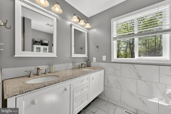$899,000 | 9396 Donnybrook Drive, Midland, VA 22728