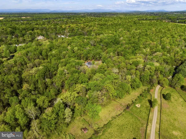 $899,000 | 9396 Donnybrook Drive, Midland, VA 22728