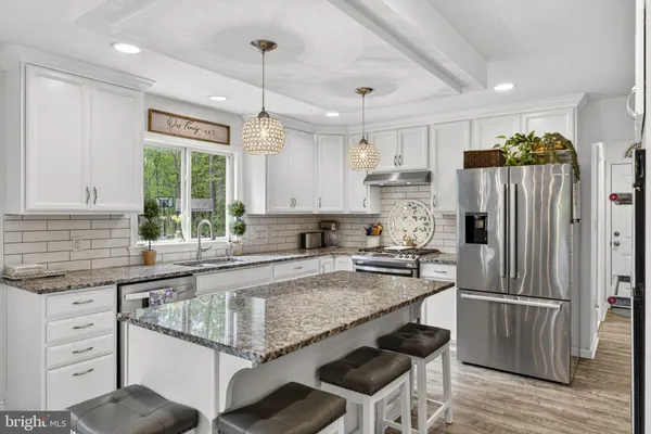 $899,000 | 9396 Donnybrook Drive, Midland, VA 22728