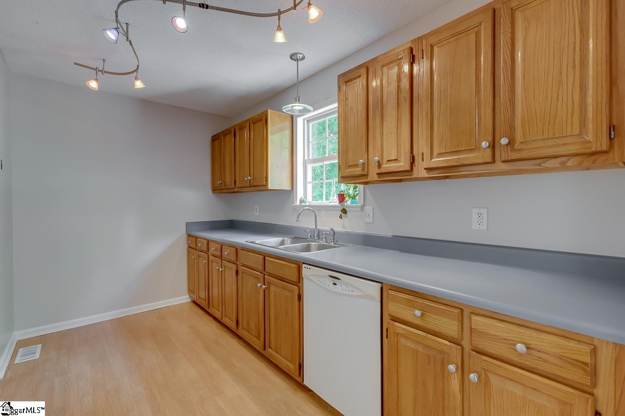 146 Dillard Road Duncan, SC 29334 - Photo 15 of 36 Gallery Image 15