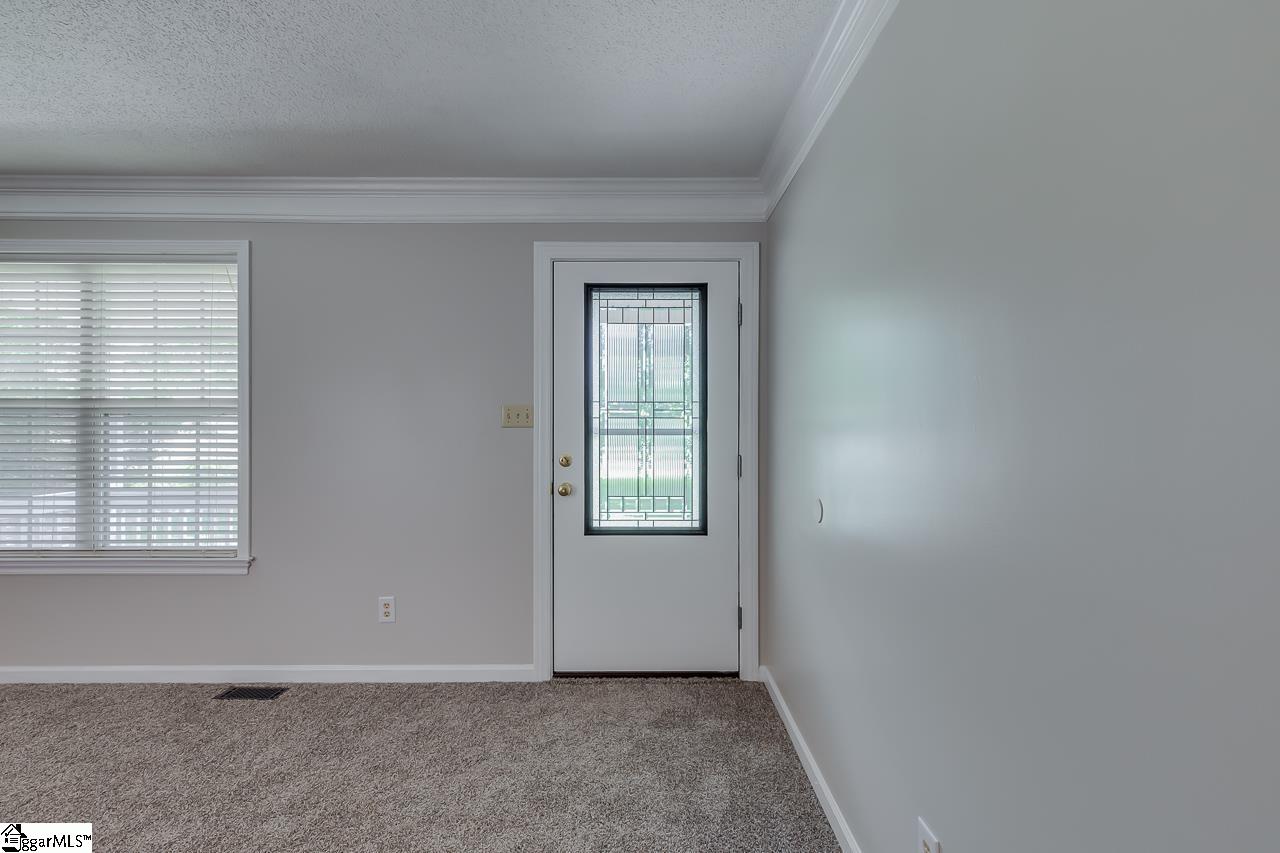 146 Dillard Road Duncan, SC 29334 - Photo 8 of 36 Gallery Image 8