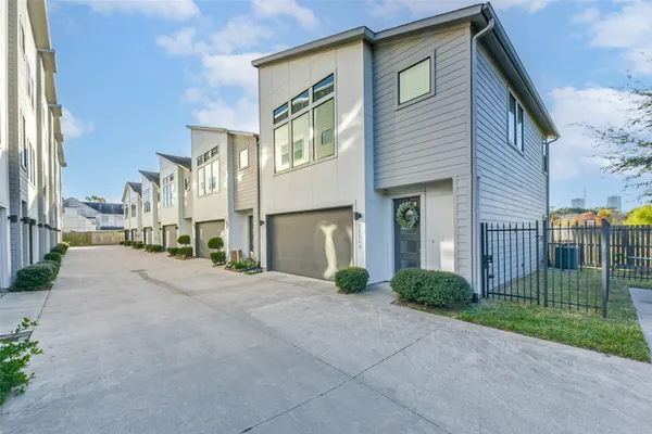 $341,900 | 3206 North MacGregor Way, Unit A, Houston, TX 77004