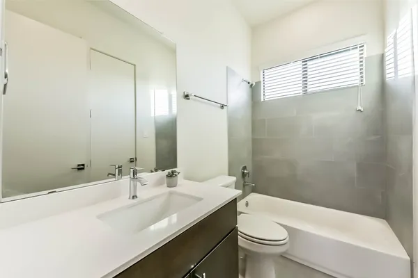 $341,900 | 3206 North MacGregor Way, Unit A, Houston, TX 77004
