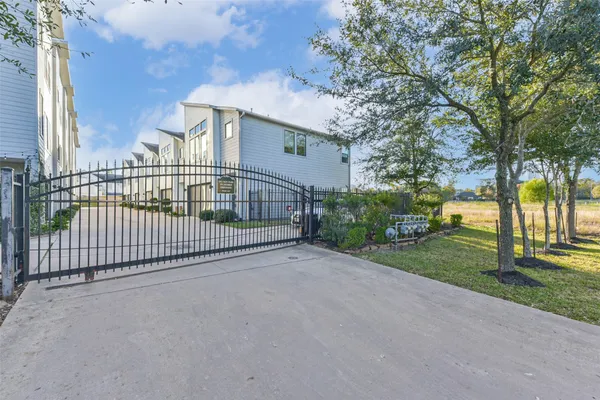 $341,900 | 3206 North MacGregor Way, Unit A, Houston, TX 77004