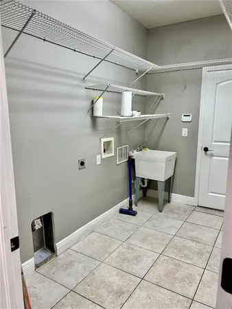 $3,995 | 2907 Winglewood Circle, Lutz, FL 33558