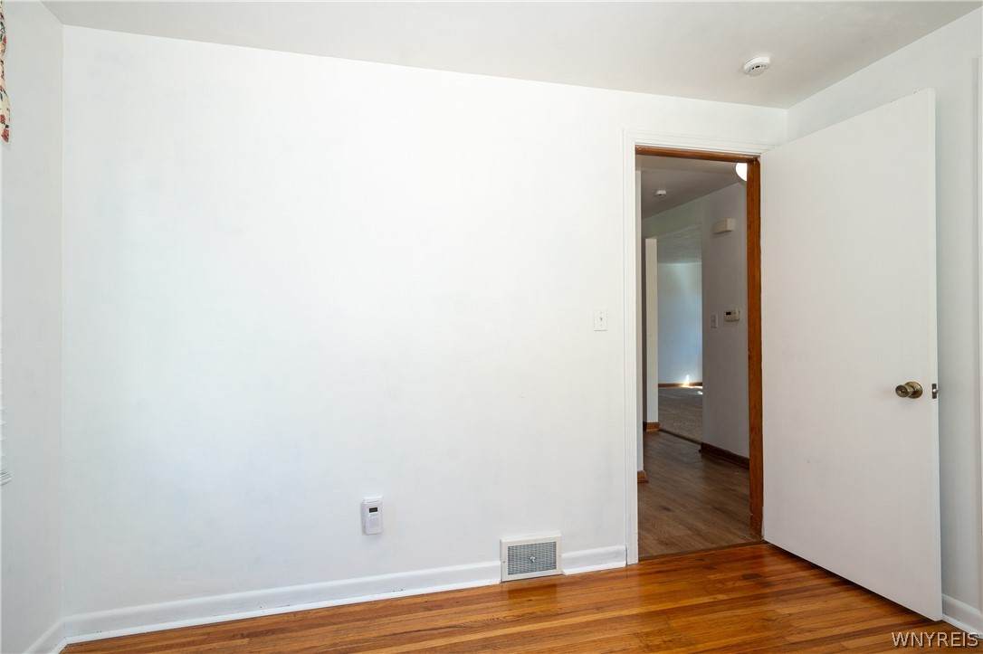 197 Bielak Road Orchard Park, NY 14127 - Photo 18 of 45 1st Floor Bedroom
