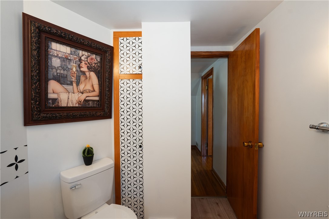 197 Bielak Road Orchard Park, NY 14127 - Photo 29 of 45 Upstairs Bathroom