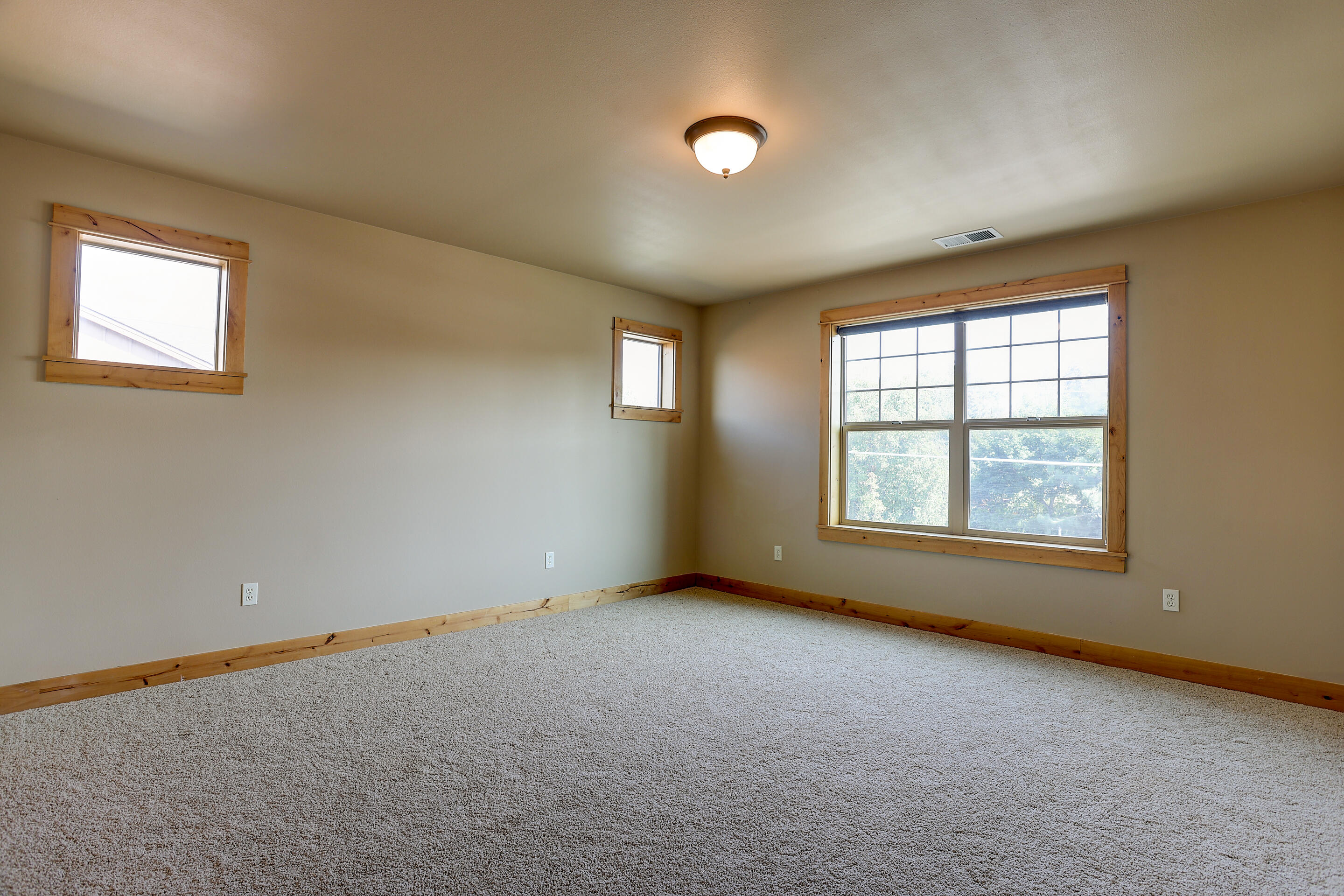 875 Southwest Blakely Road Bend, OR 97702 - Photo 14 of 24 875 SW Blakely Road MLS-24