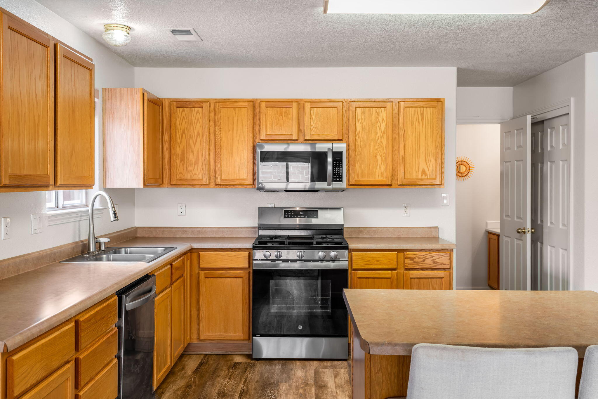9105 Rialto Avenue Southwest Albuquerque, NM 87121 - Photo 15 of 49 Gallery Image 15
